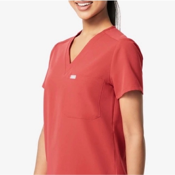 Figs Women's Catarina One-Pocket Scrub Top in Clay - Small - Picture 2 of 5